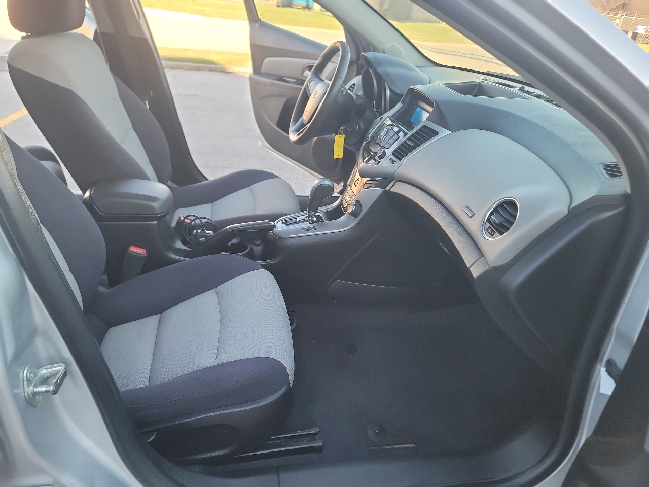 Chevrolet Cruze LS Auto 2014 Chevrolet Cruze LS Auto 2014