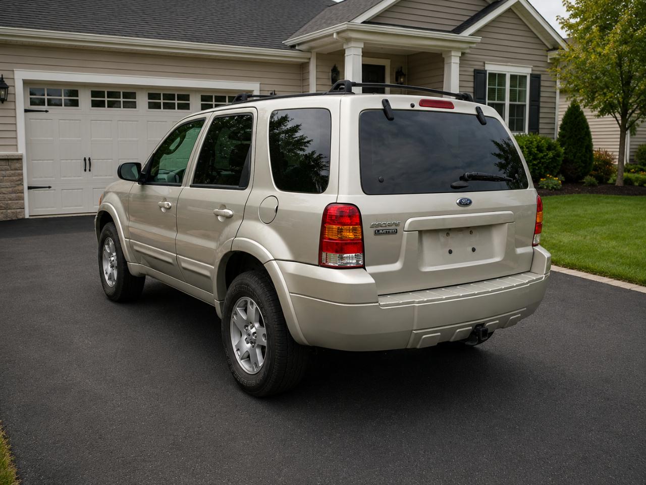 Ford Escape Limited 2WD 2005
