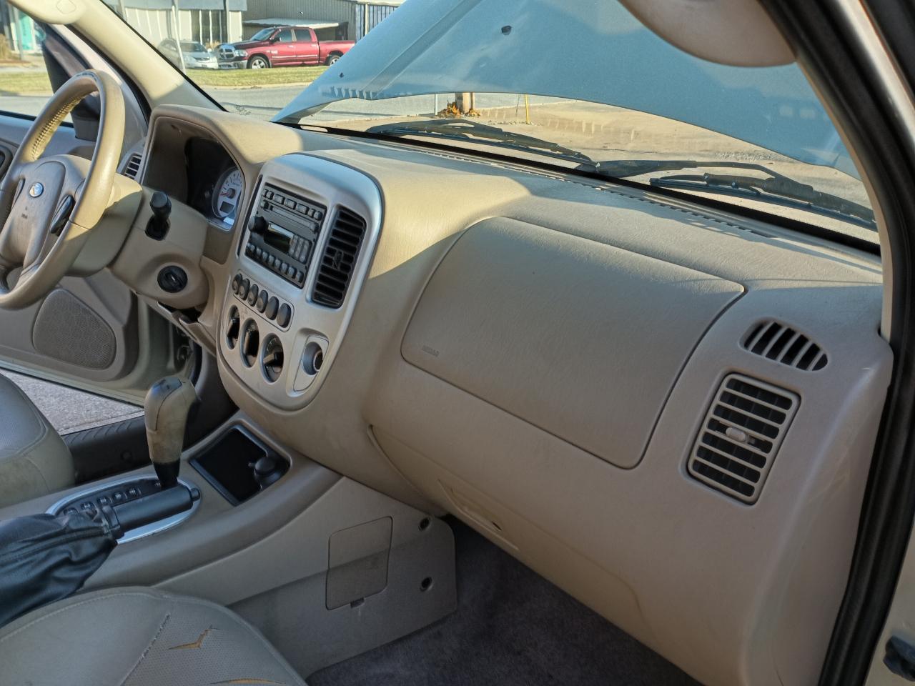 Ford Escape Limited 2WD 2005