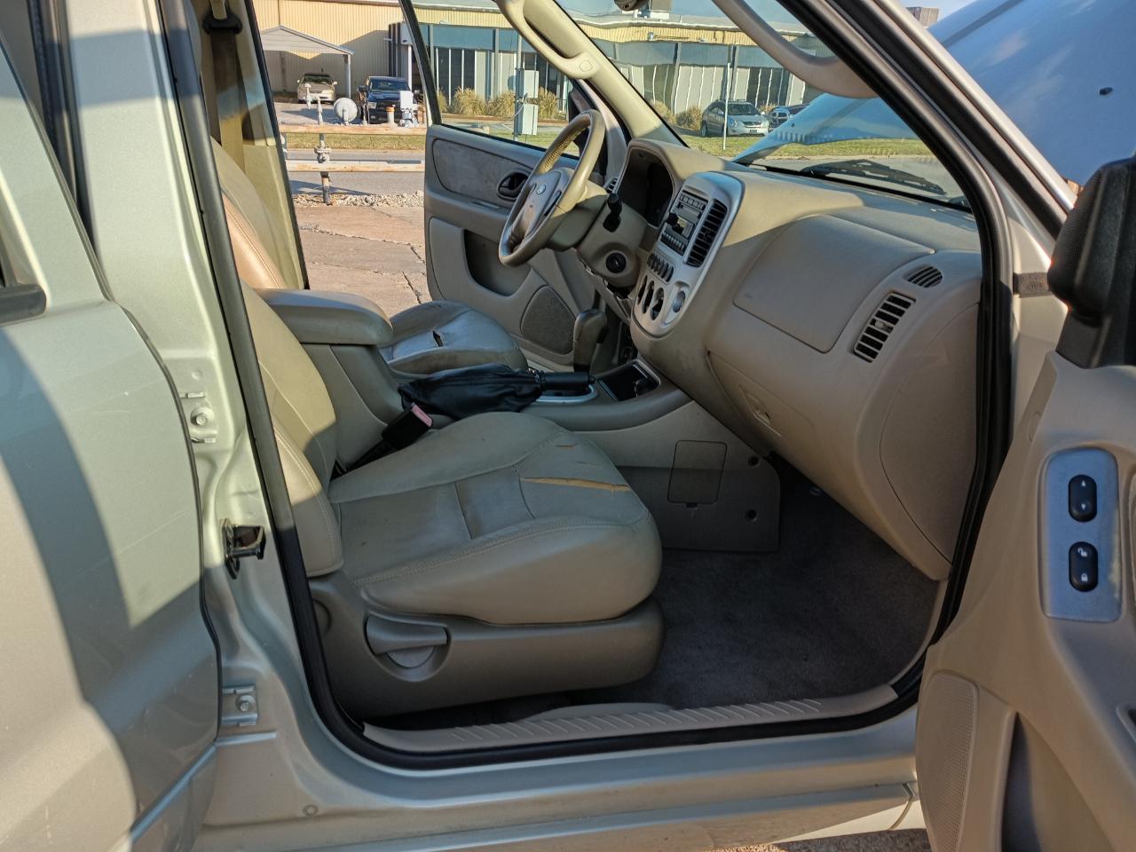 Ford Escape Limited 2WD 2005