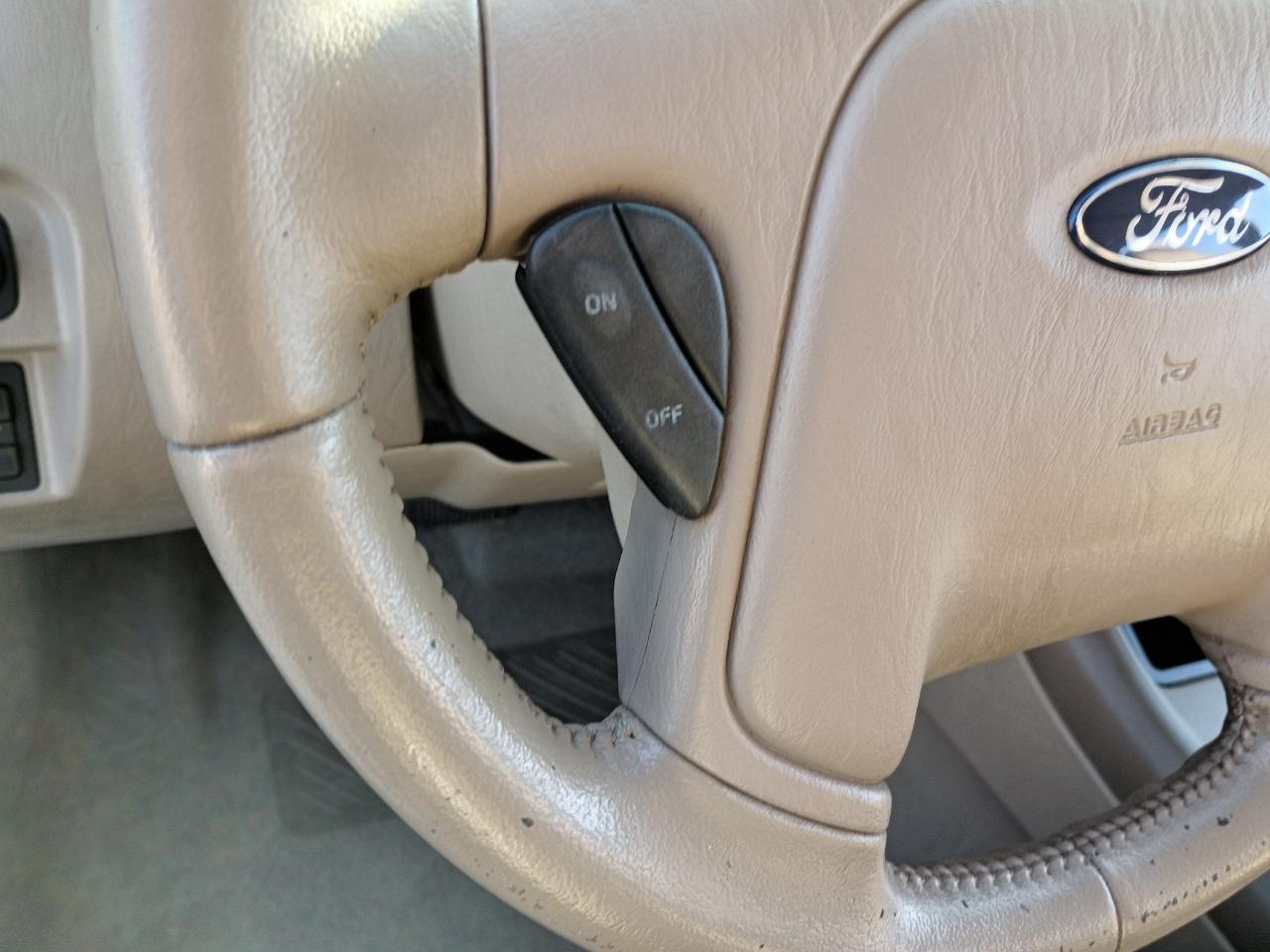 Ford Escape Limited 2WD 2005