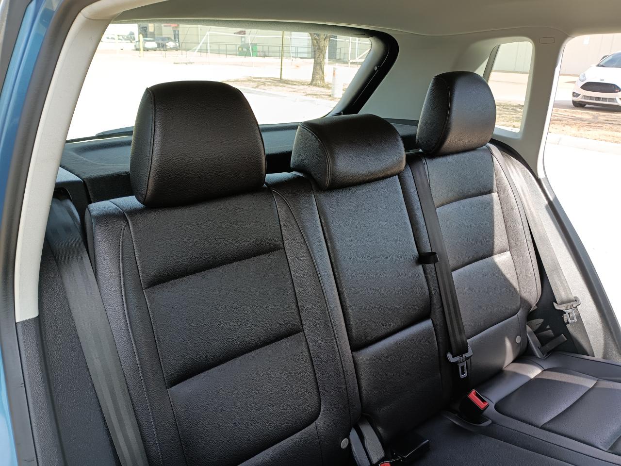 Volkswagen Tiguan S 2017