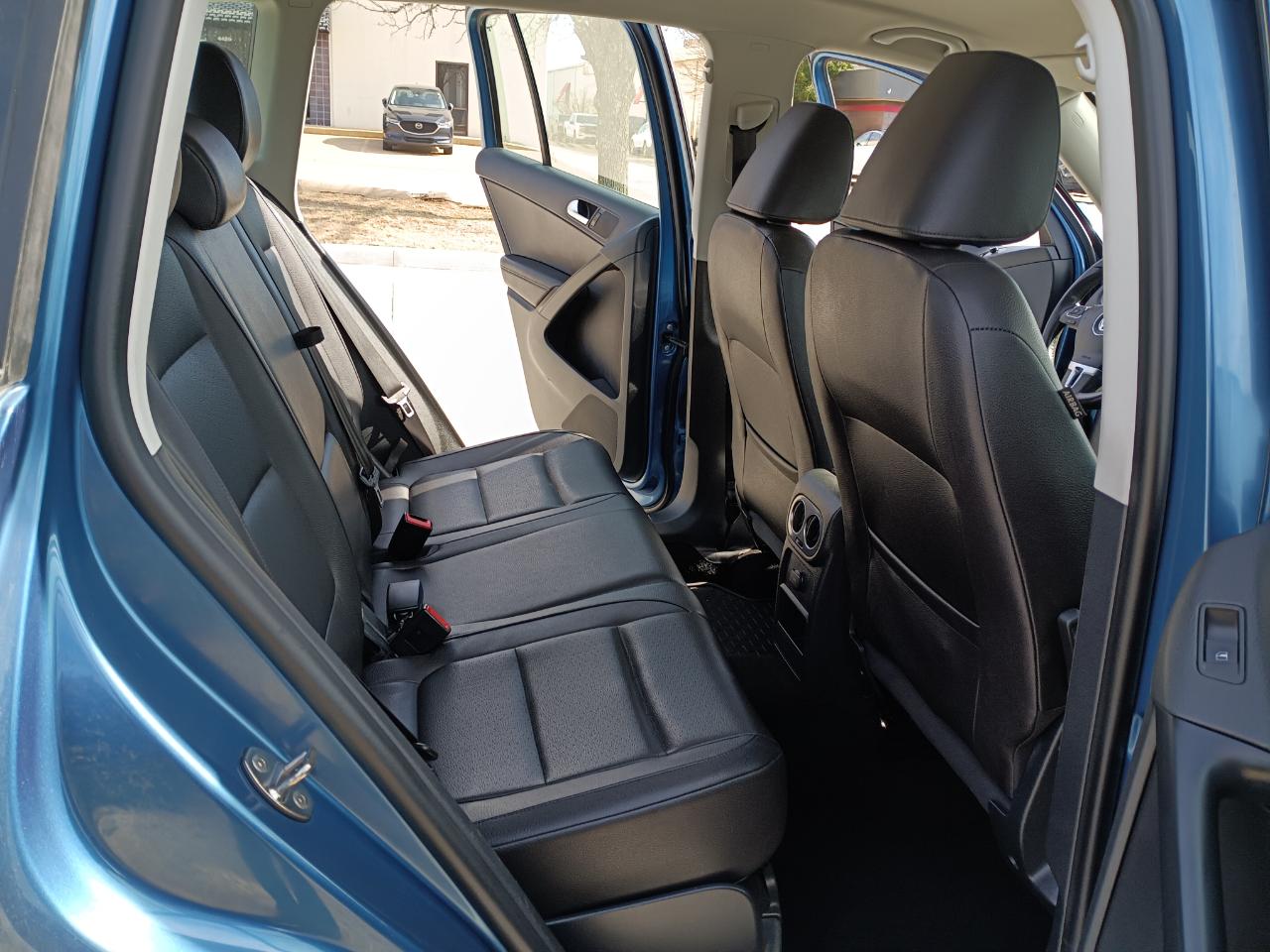 Volkswagen Tiguan S 2017