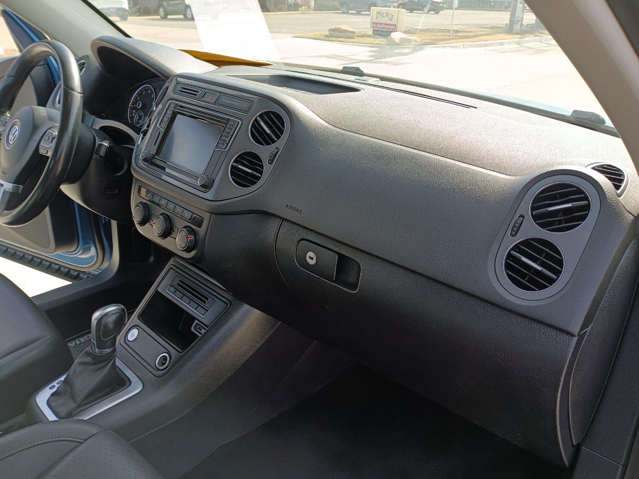 Volkswagen Tiguan S 2017