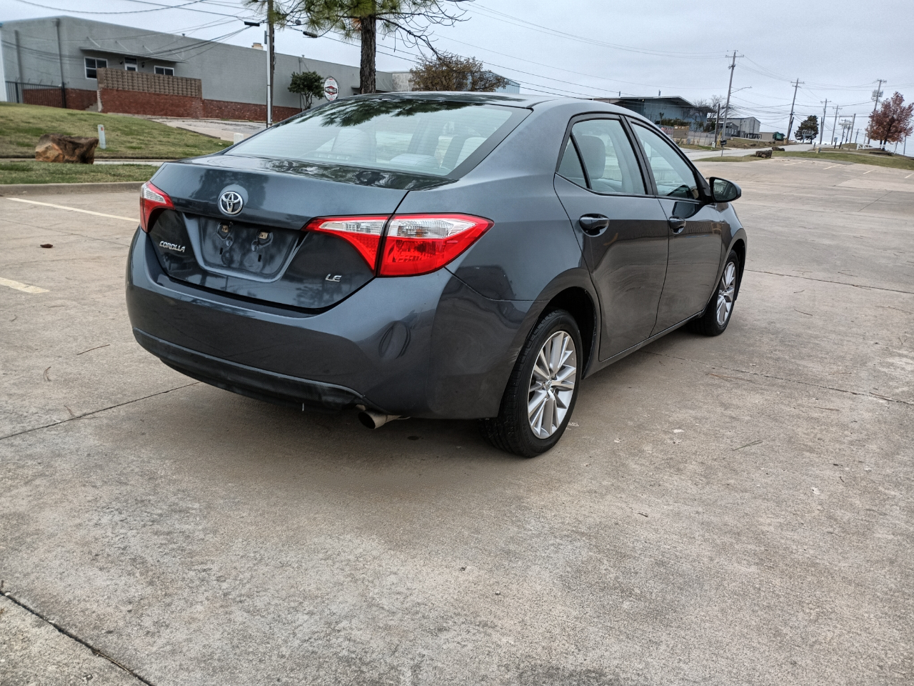 2015 Toyota Corolla LE Plus photo 2