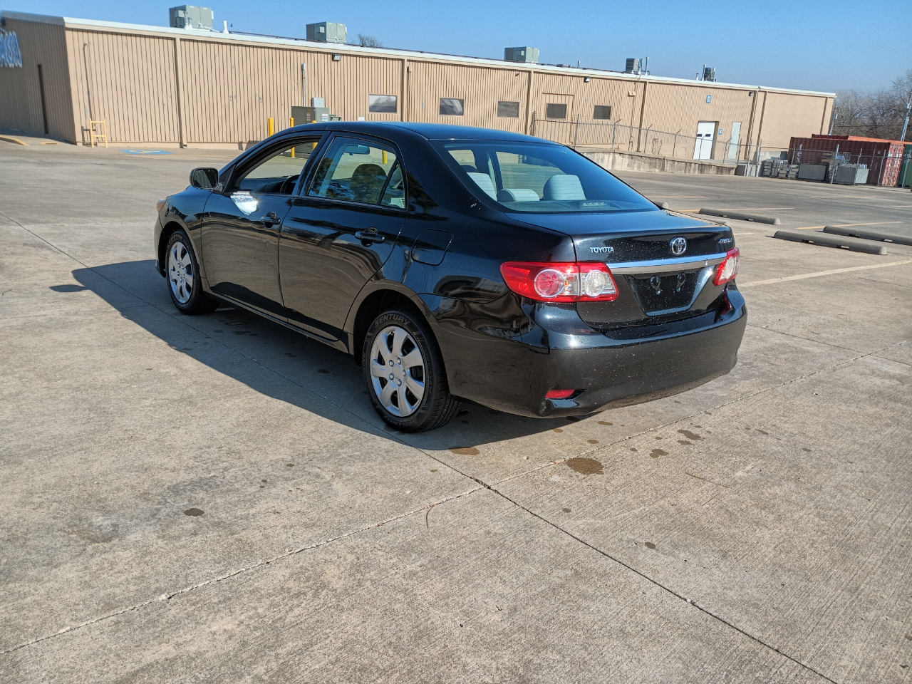 Toyota Corolla LE 4-Speed AT 2012