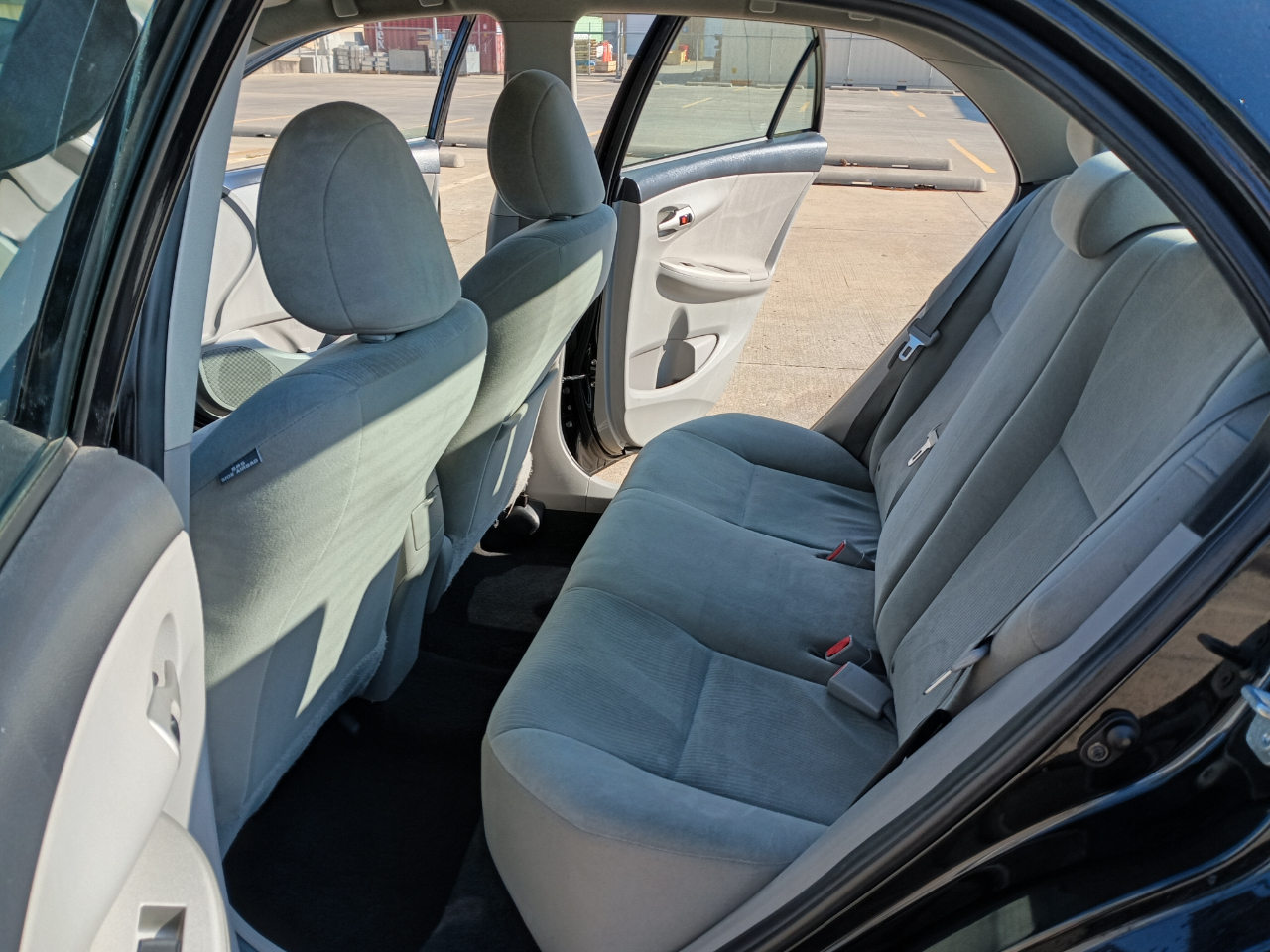 Toyota Corolla LE 4-Speed AT 2012