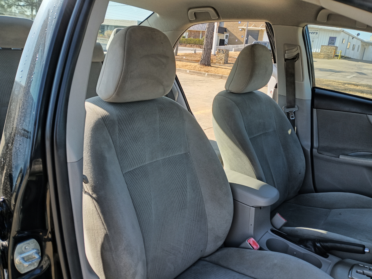 Toyota Corolla LE 4-Speed AT 2012