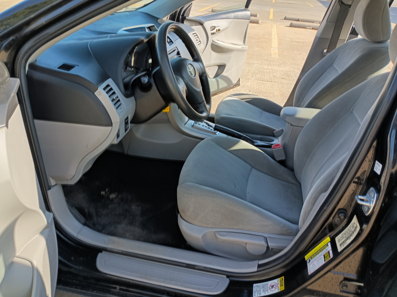 Toyota Corolla LE 4-Speed AT 2012