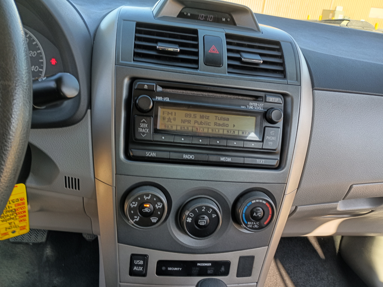 Toyota Corolla LE 4-Speed AT 2012