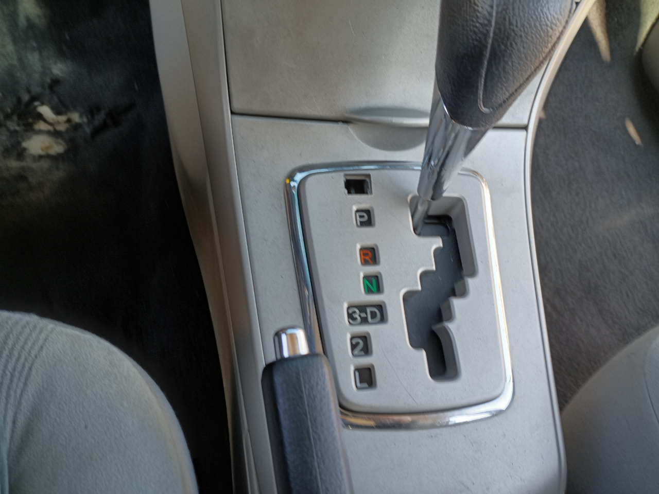 Toyota Corolla LE 4-Speed AT 2012