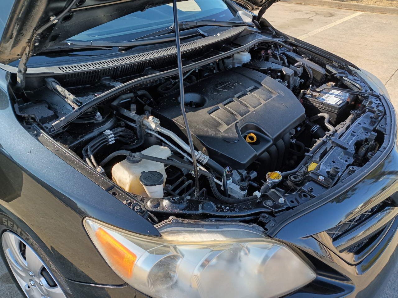 Toyota Corolla LE 4-Speed AT 2012