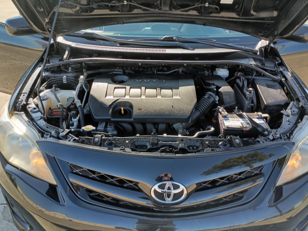 Toyota Corolla LE 4-Speed AT 2012