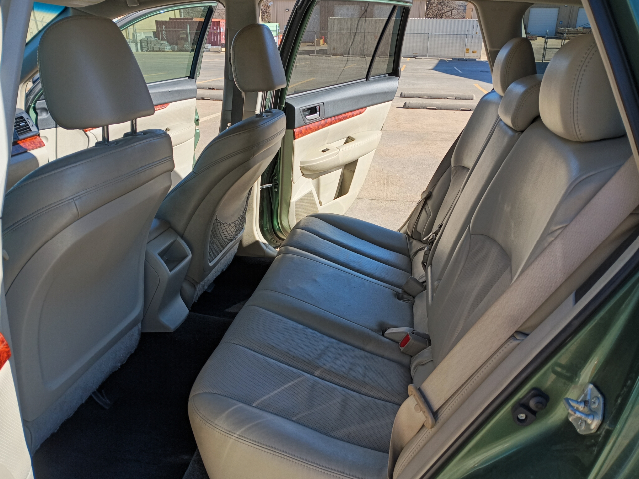 Subaru Outback 2.5i Limited 2010