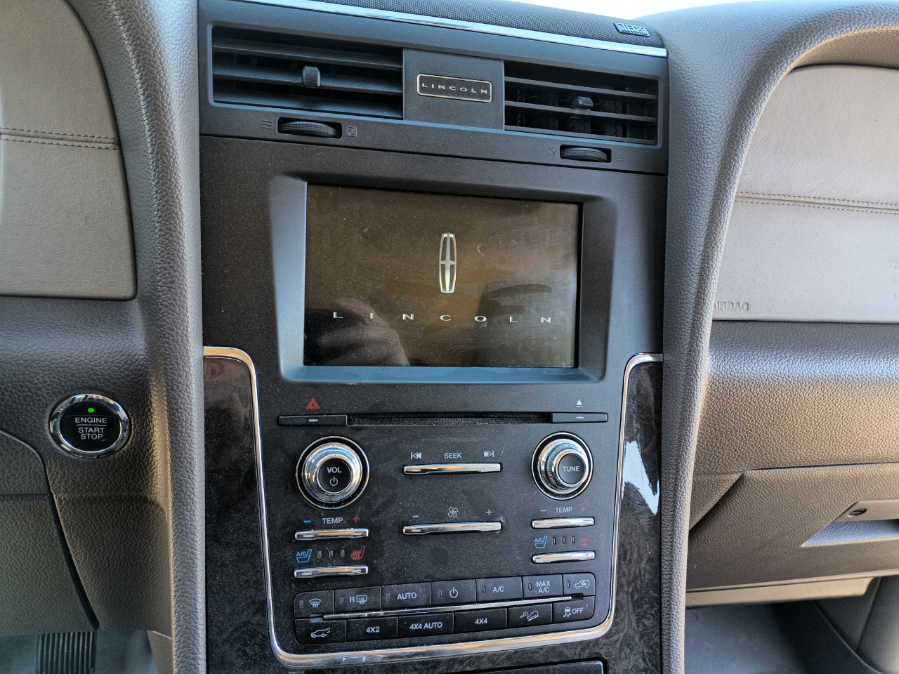 Lincoln Navigator L Select 4WD 2017