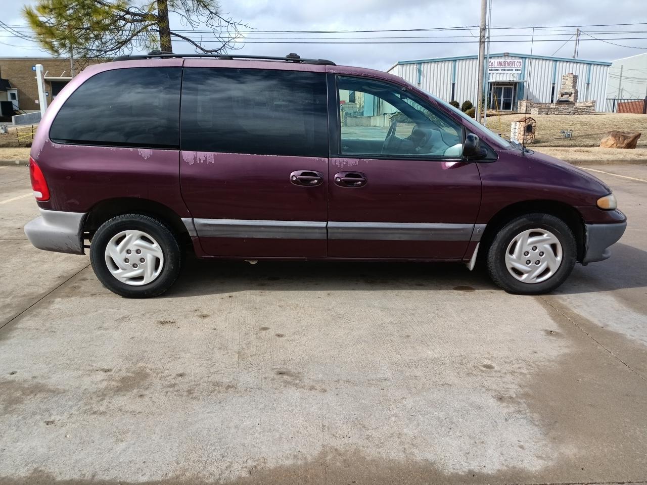 Dodge Caravan SE 2000