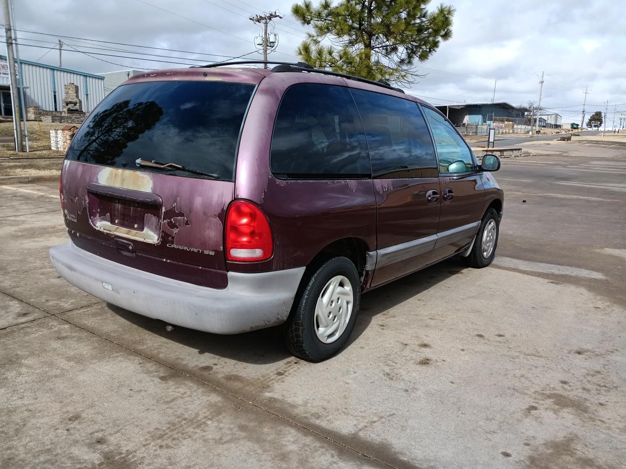 Dodge Caravan SE 2000