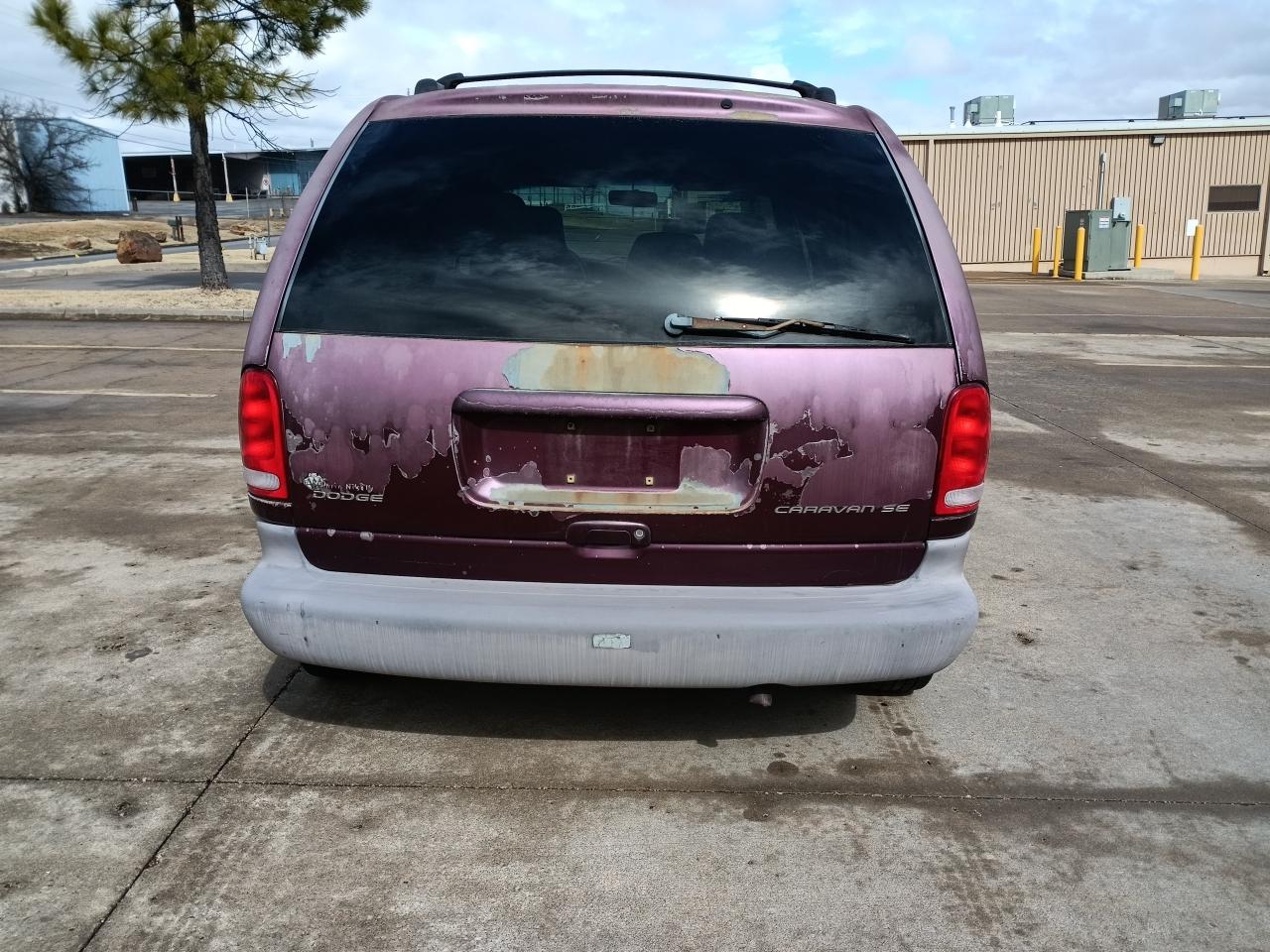 Dodge Caravan SE 2000