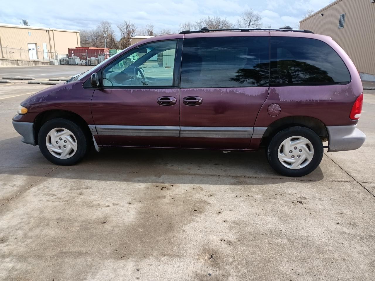 Dodge Caravan SE 2000
