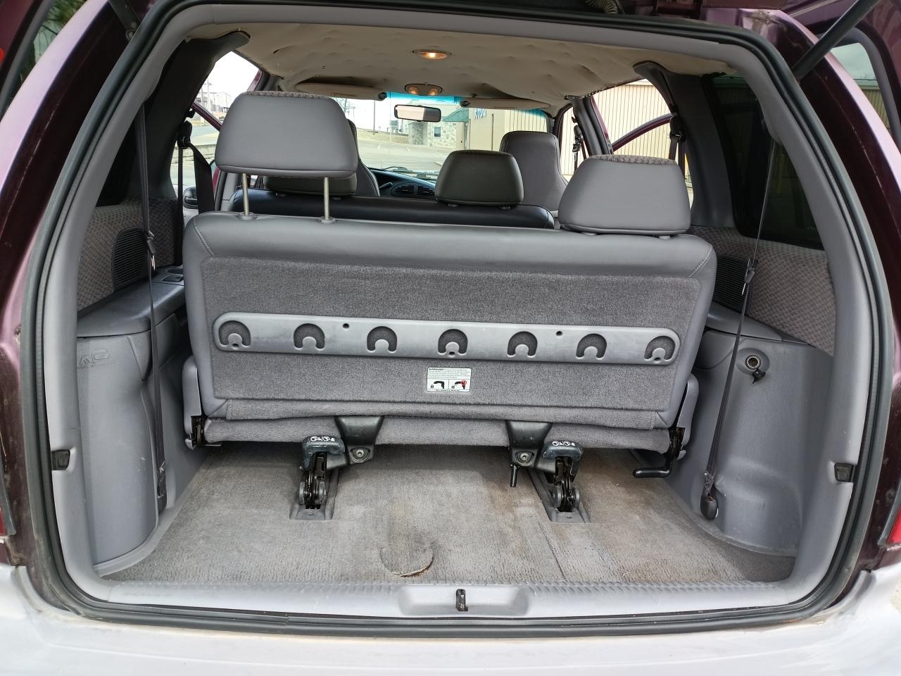 Dodge Caravan SE 2000