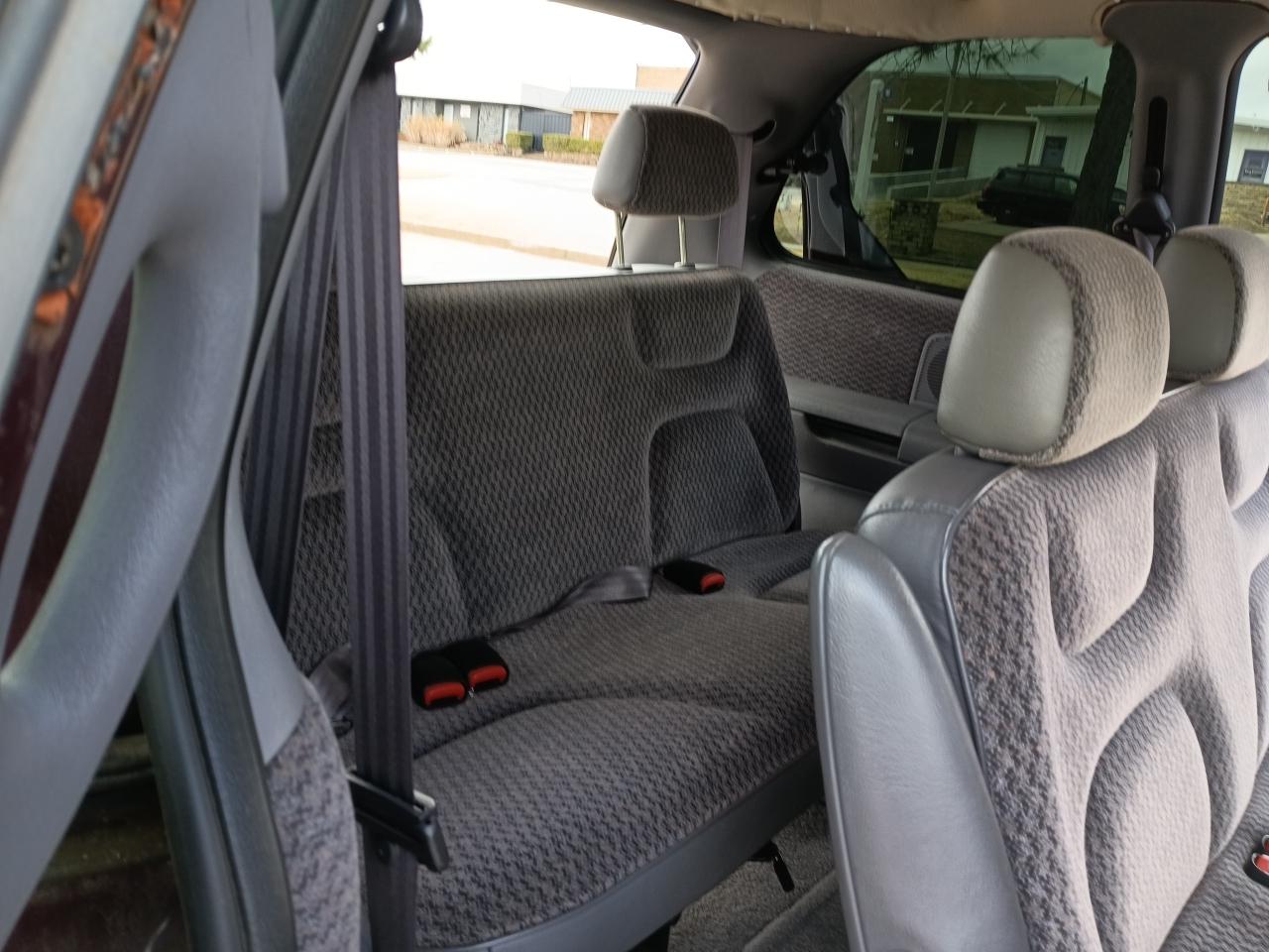 Dodge Caravan SE 2000