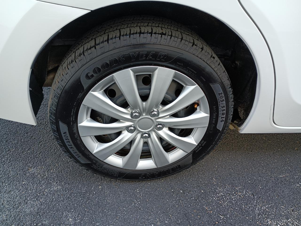 Toyota Corolla LE CVT 2016