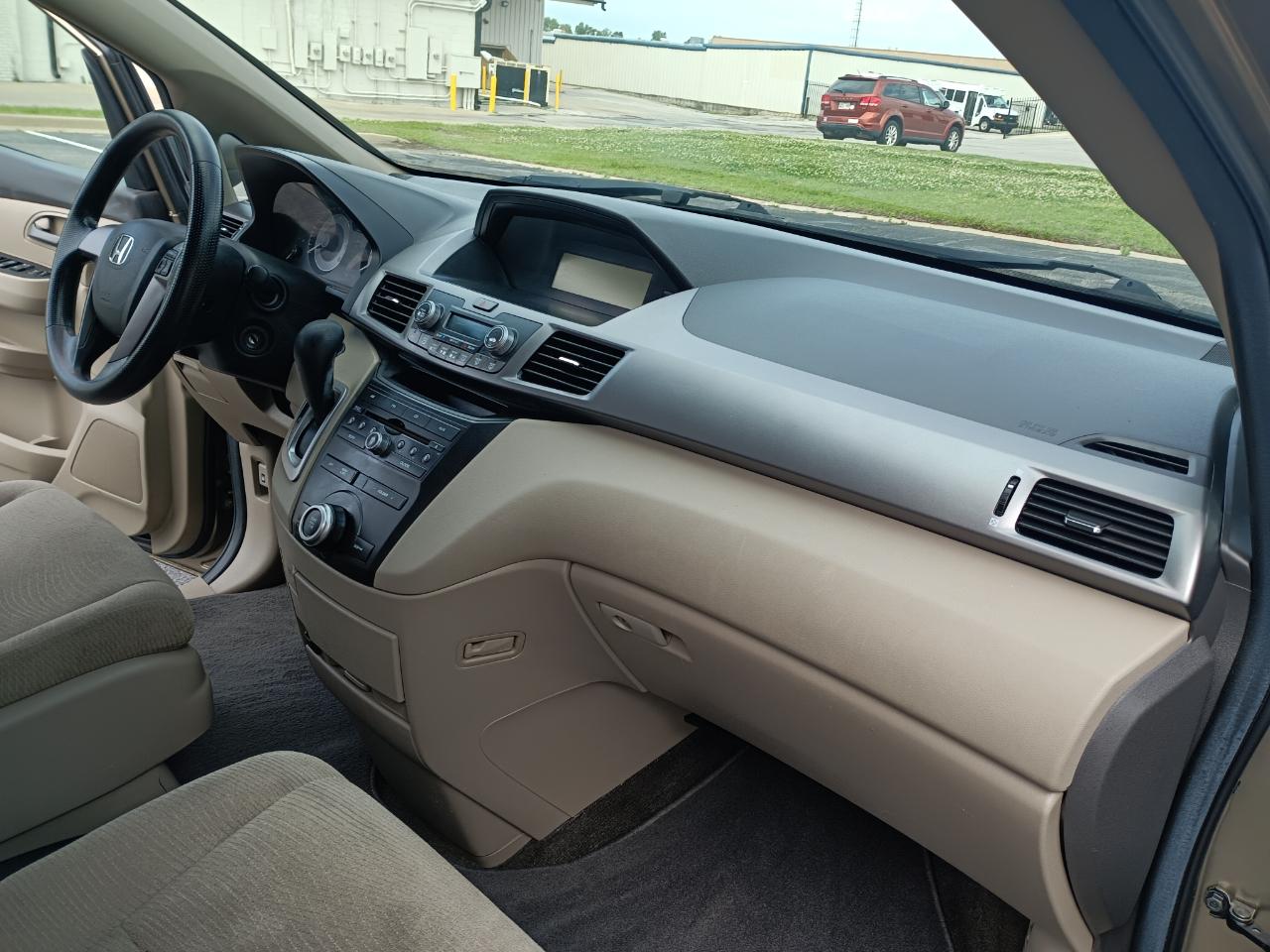 Honda Odyssey LX 2012