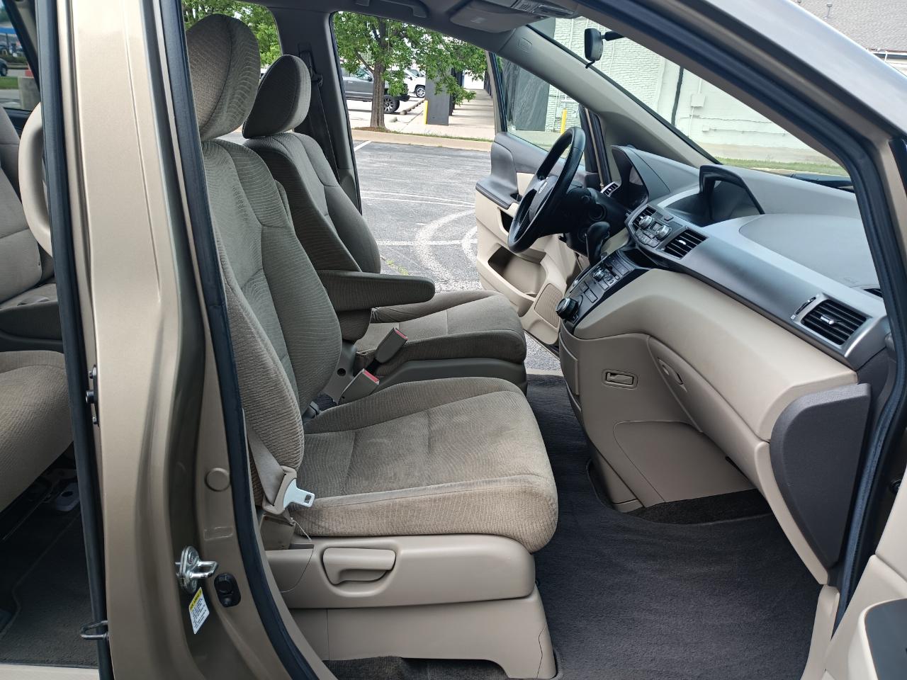 Honda Odyssey LX 2012