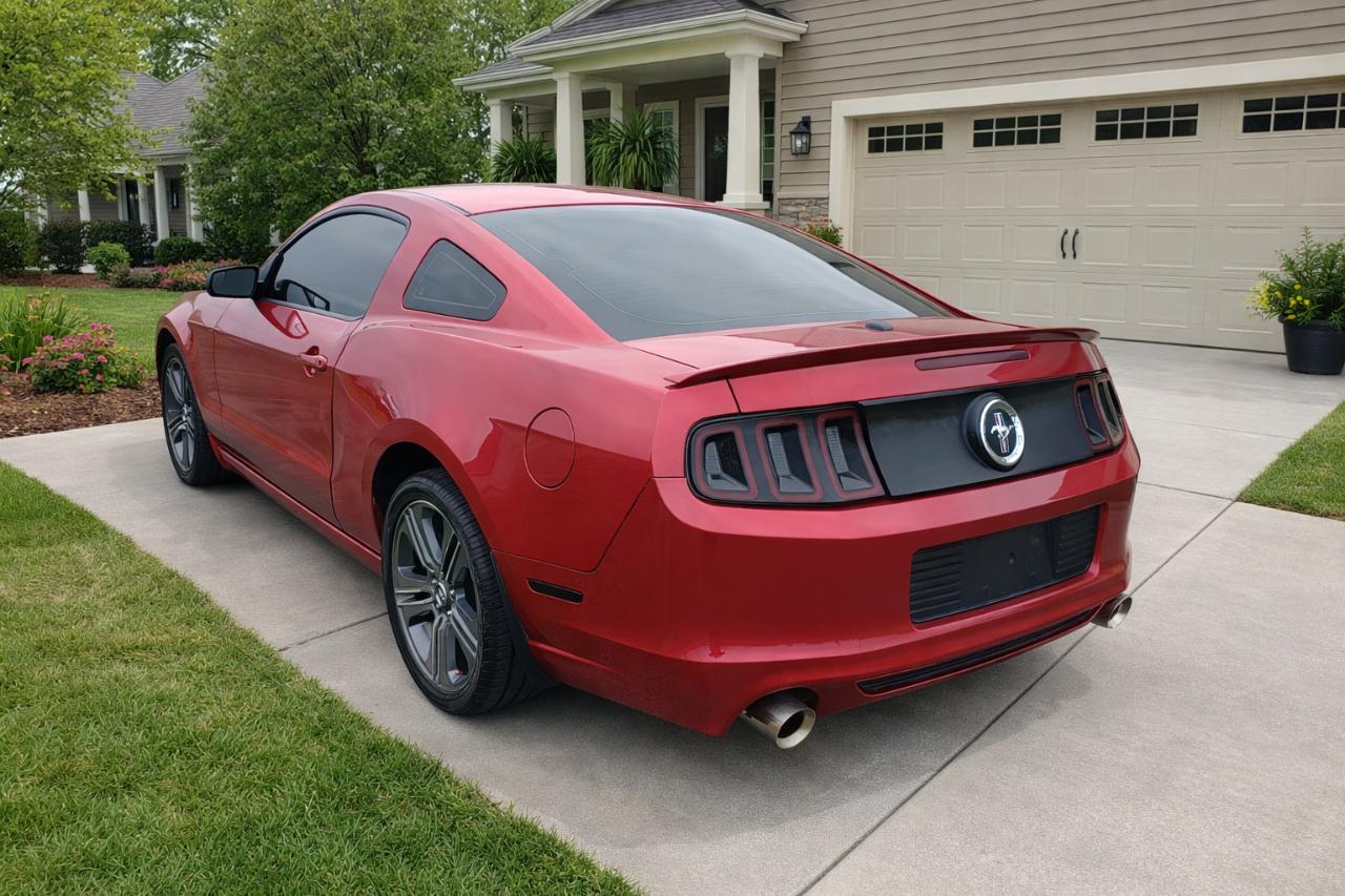 Ford Mustang V6 Coupe 2013