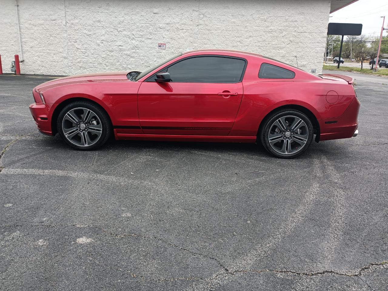 Ford Mustang V6 Coupe 2013