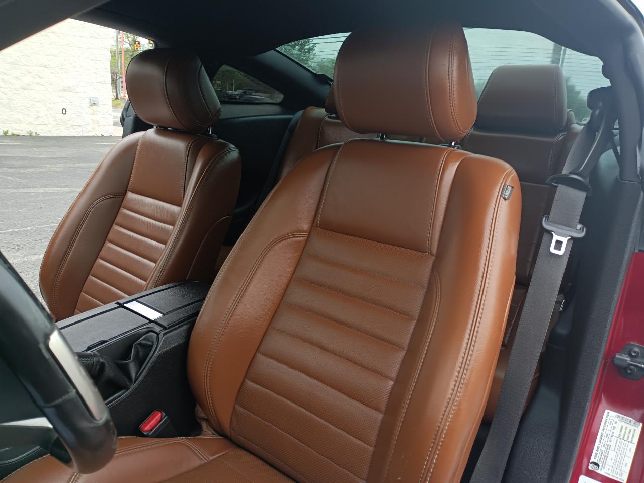 Ford Mustang V6 Coupe 2013