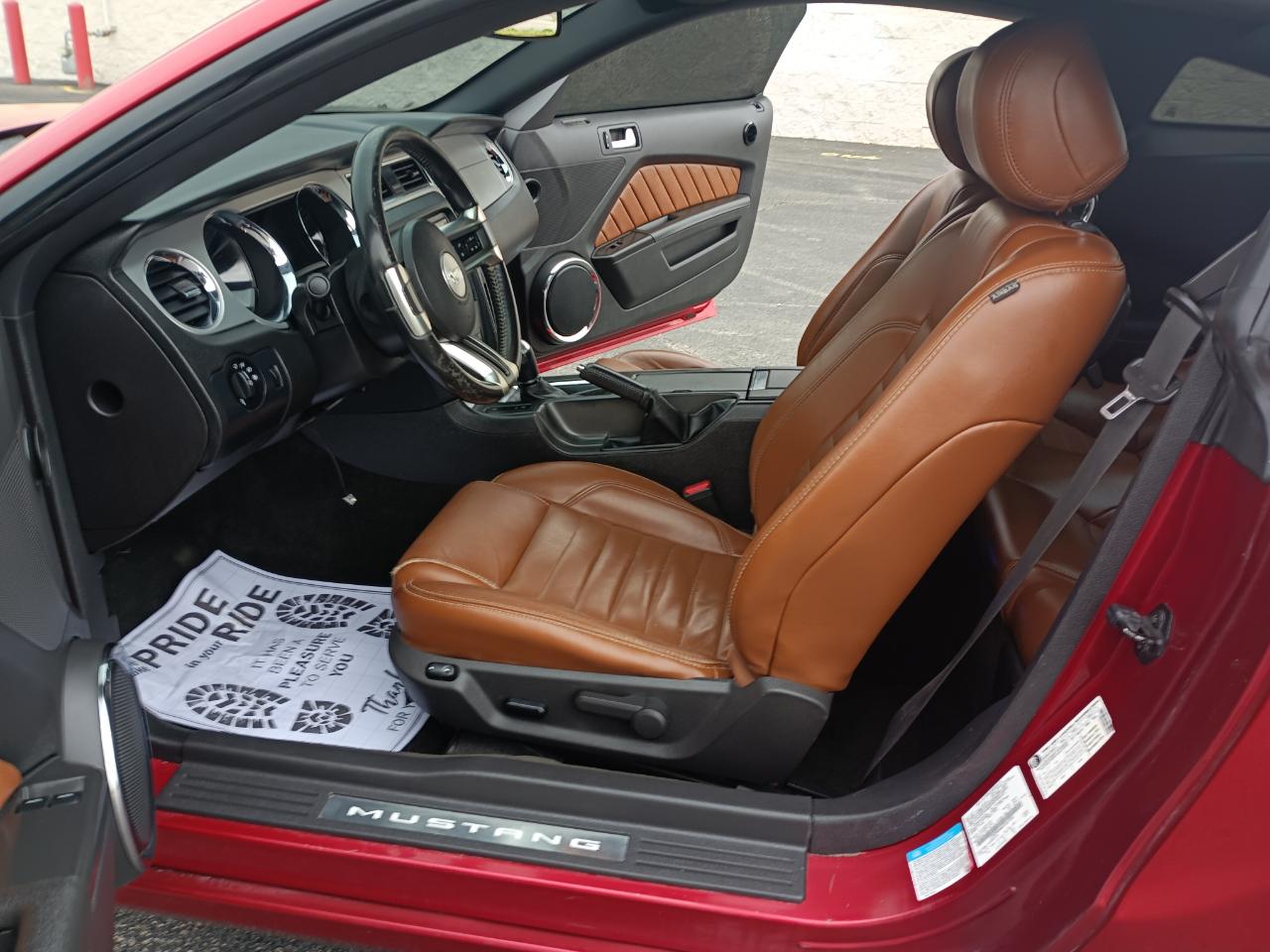 Ford Mustang V6 Coupe 2013