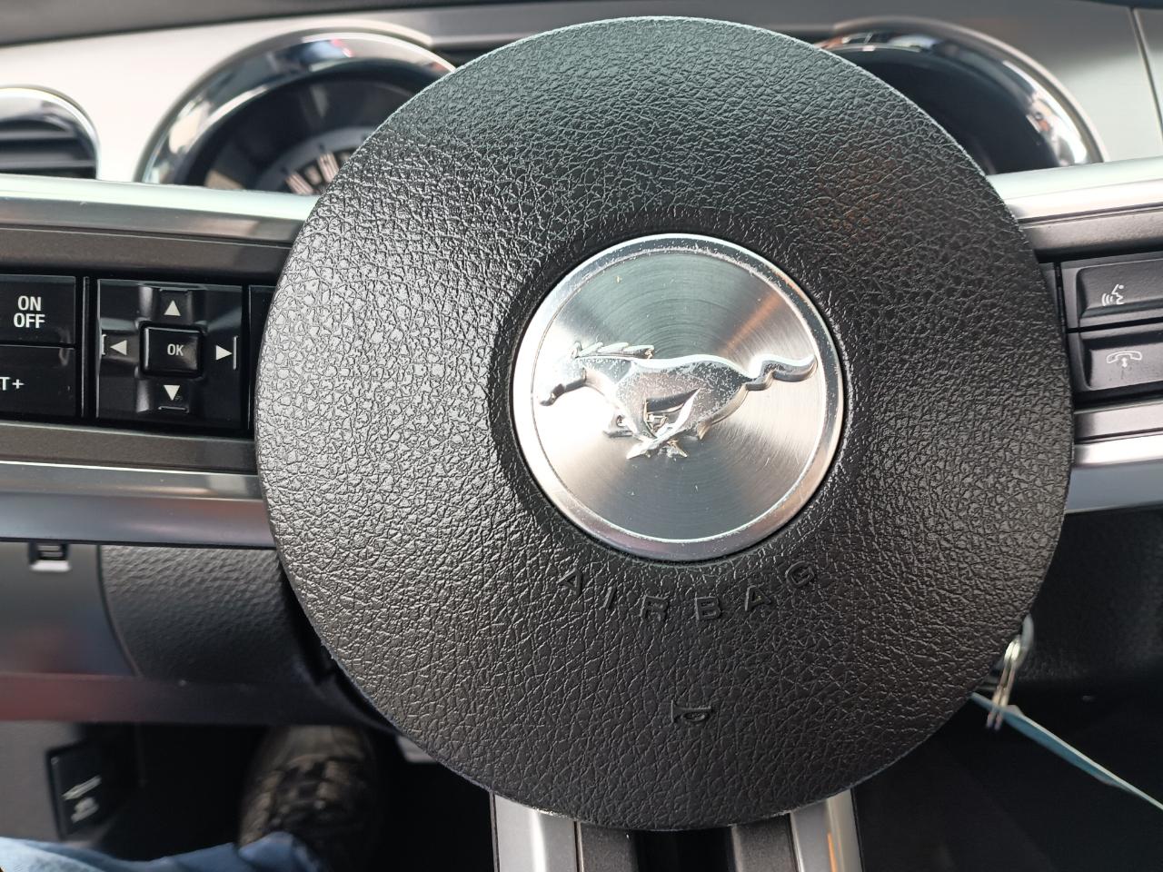 Ford Mustang V6 Coupe 2013