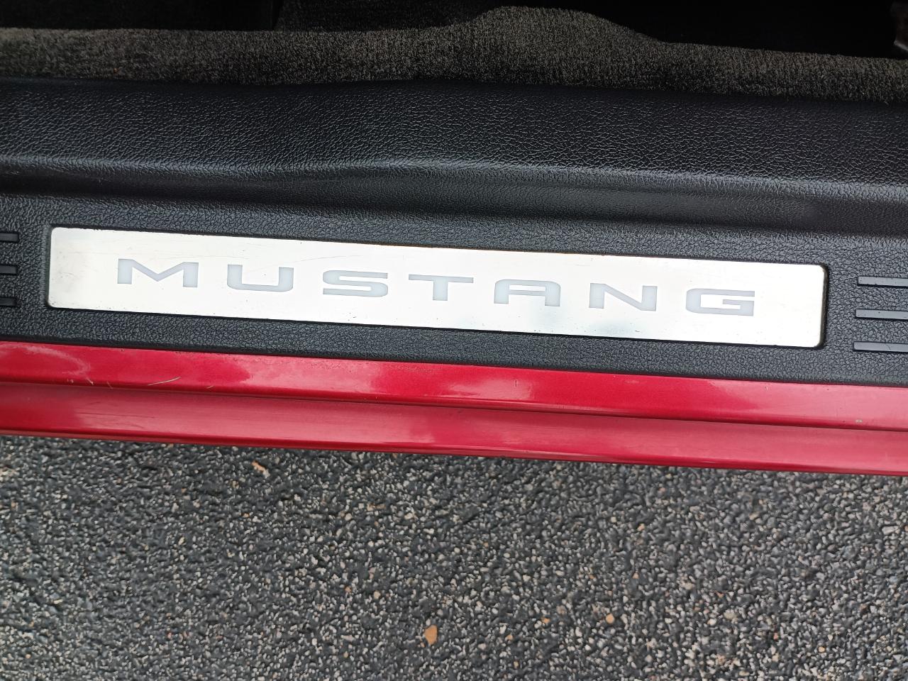 Ford Mustang V6 Coupe 2013