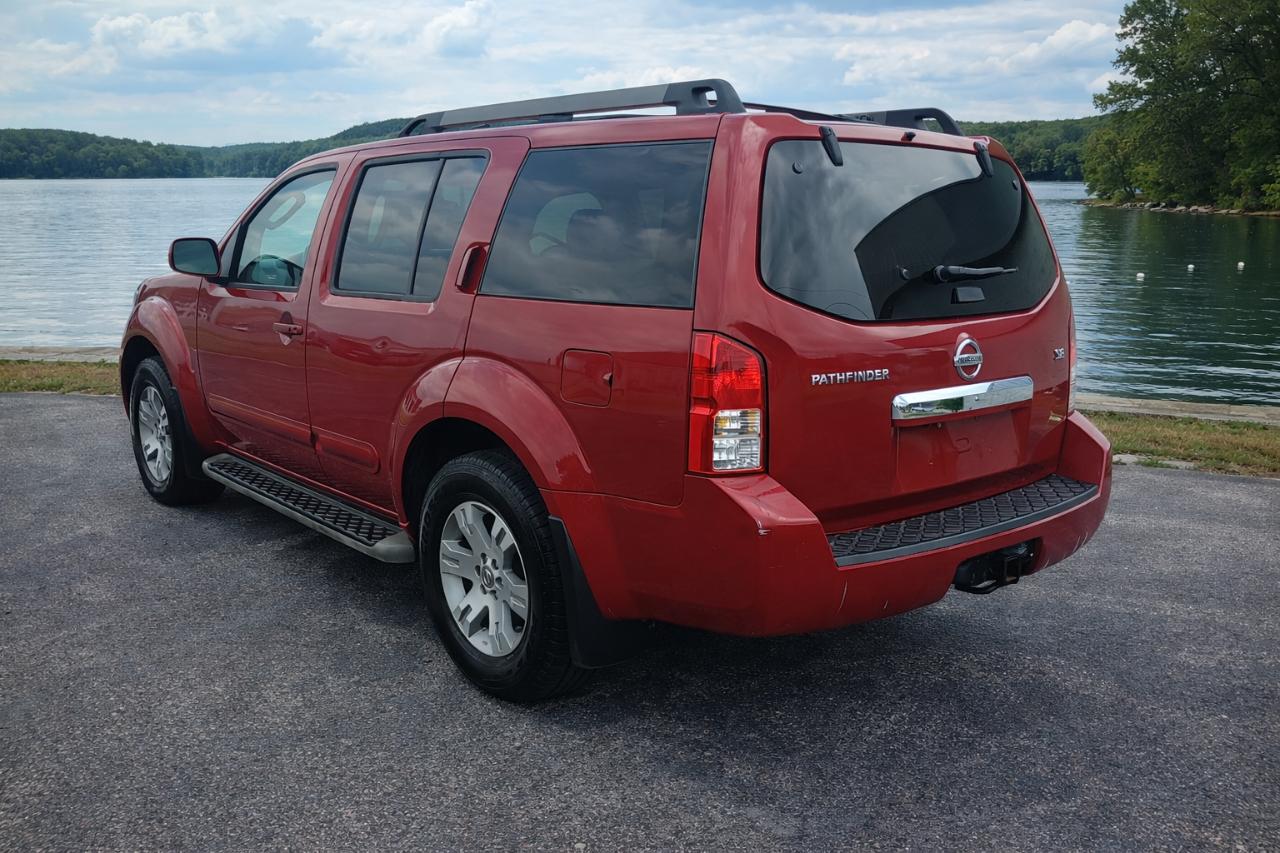Nissan Pathfinder SE 4WD 2009