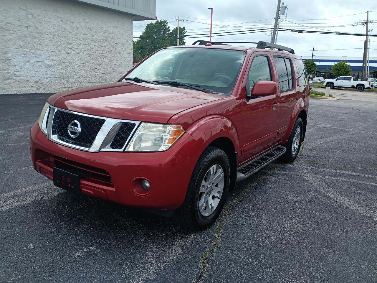 Nissan Pathfinder SE 4WD 2009