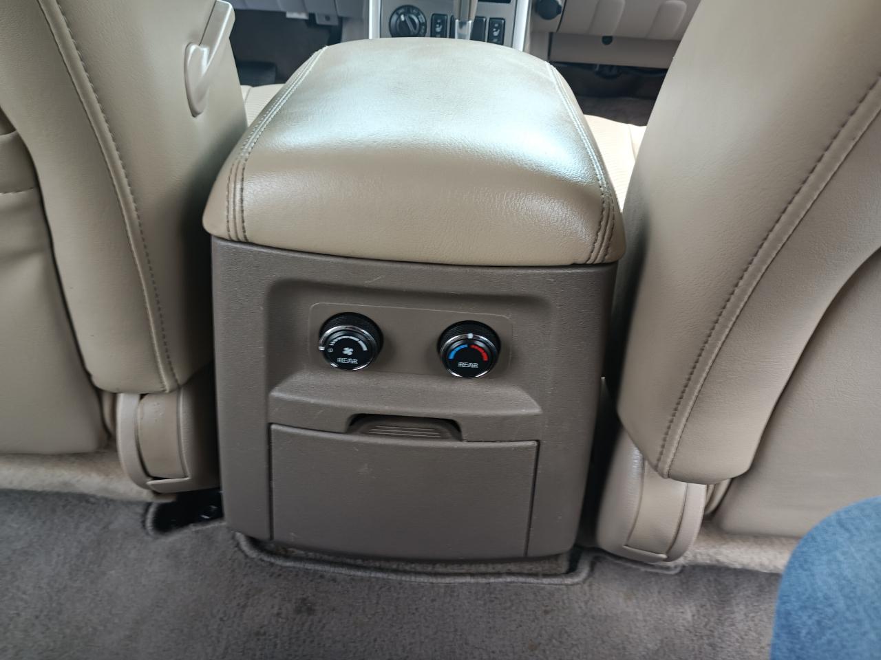 Nissan Pathfinder SE 4WD 2009