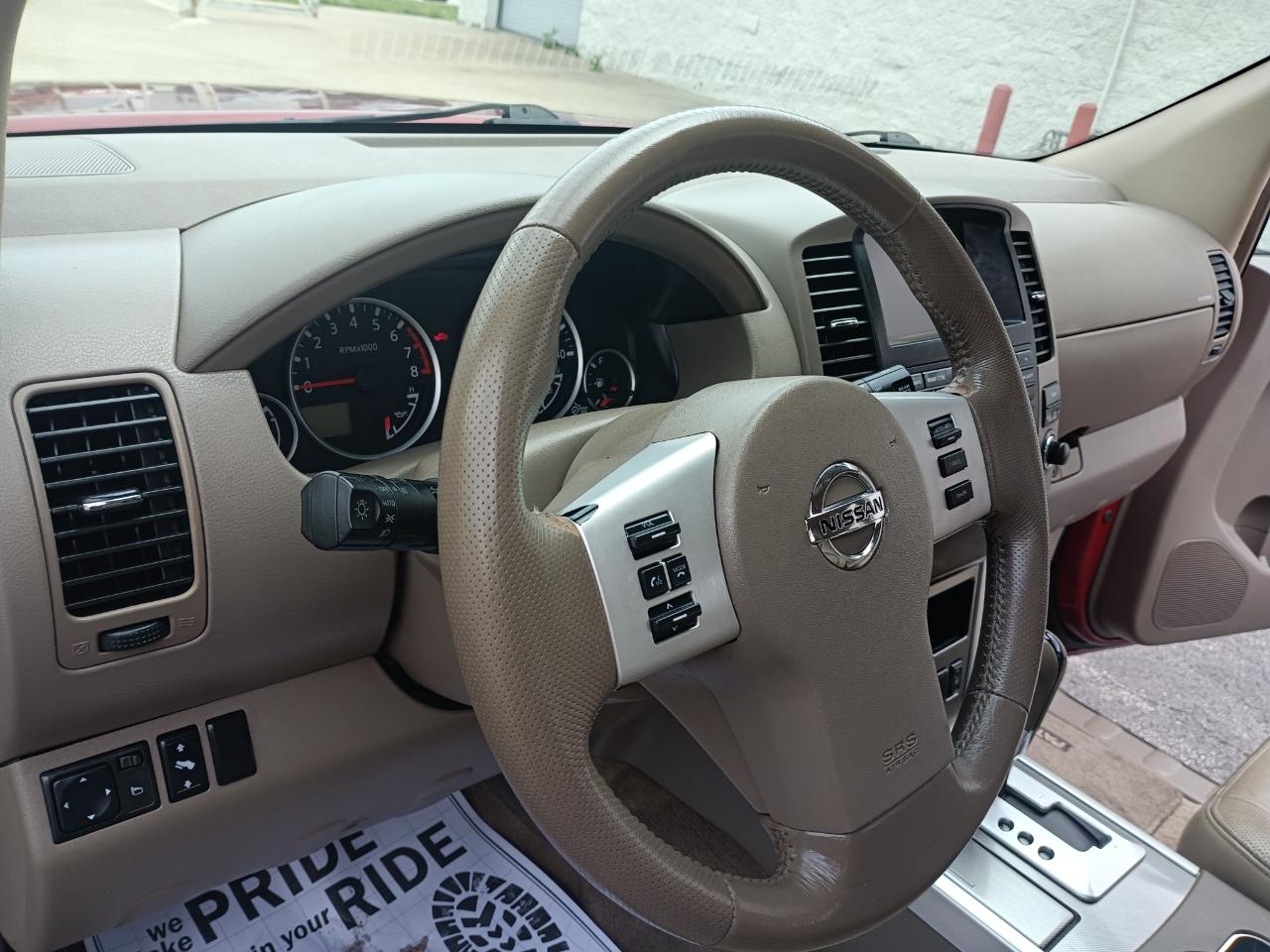 Nissan Pathfinder SE 4WD 2009