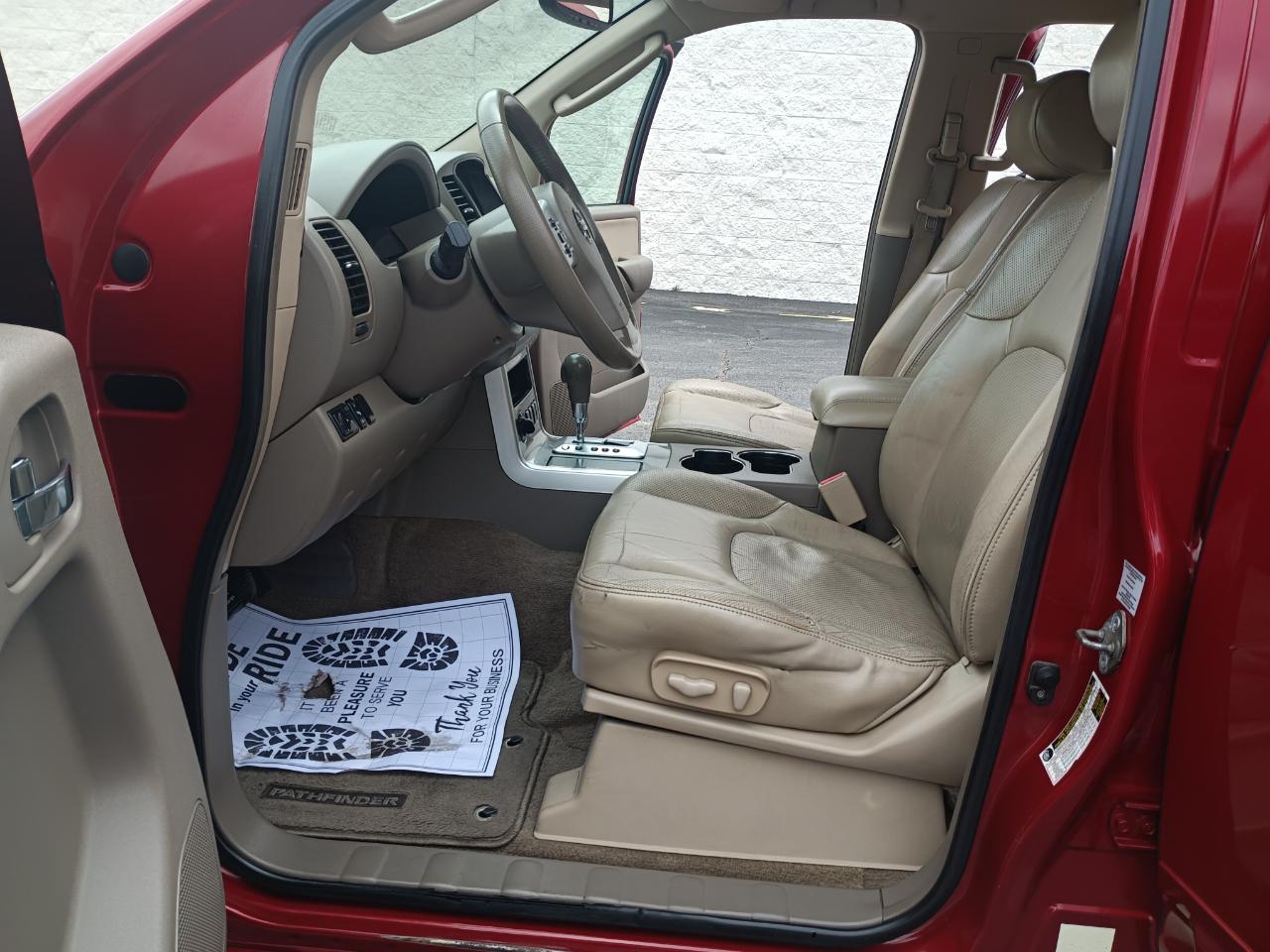 Nissan Pathfinder SE 4WD 2009