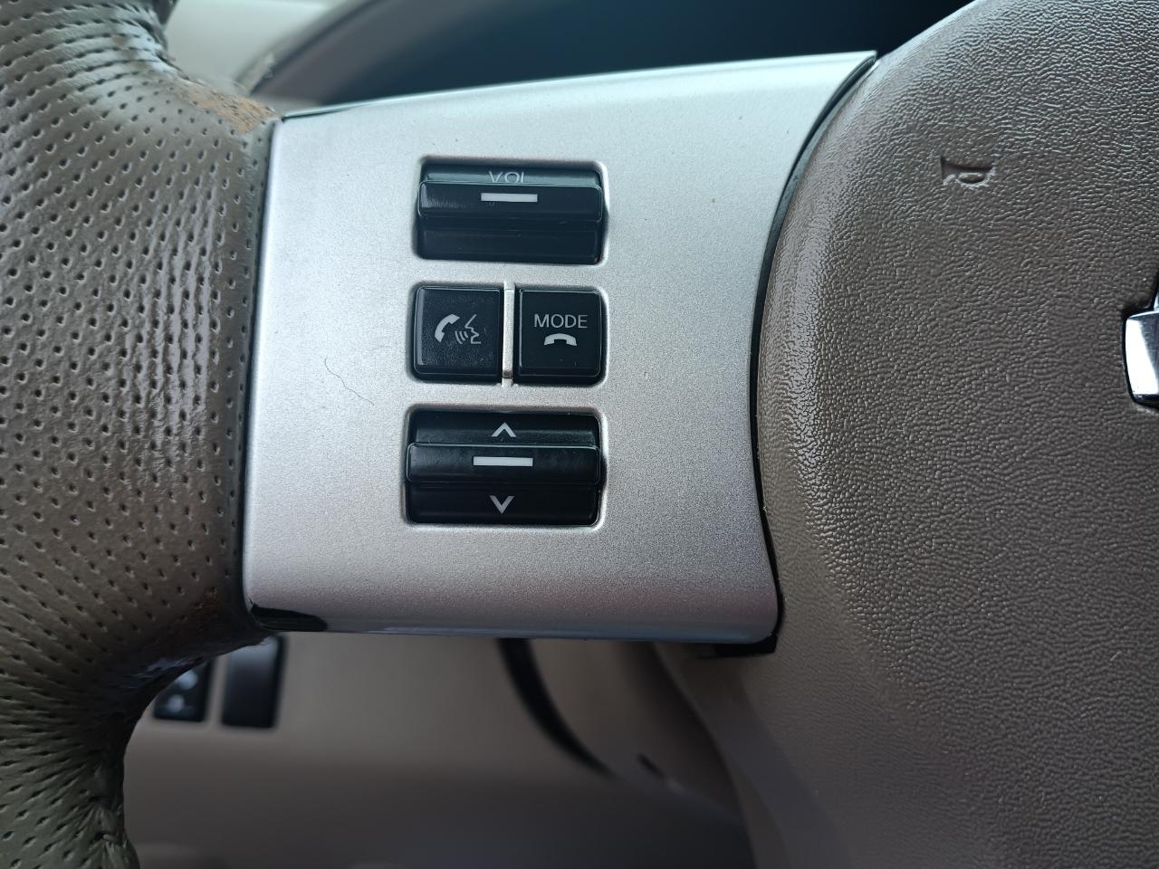 Nissan Pathfinder SE 4WD 2009