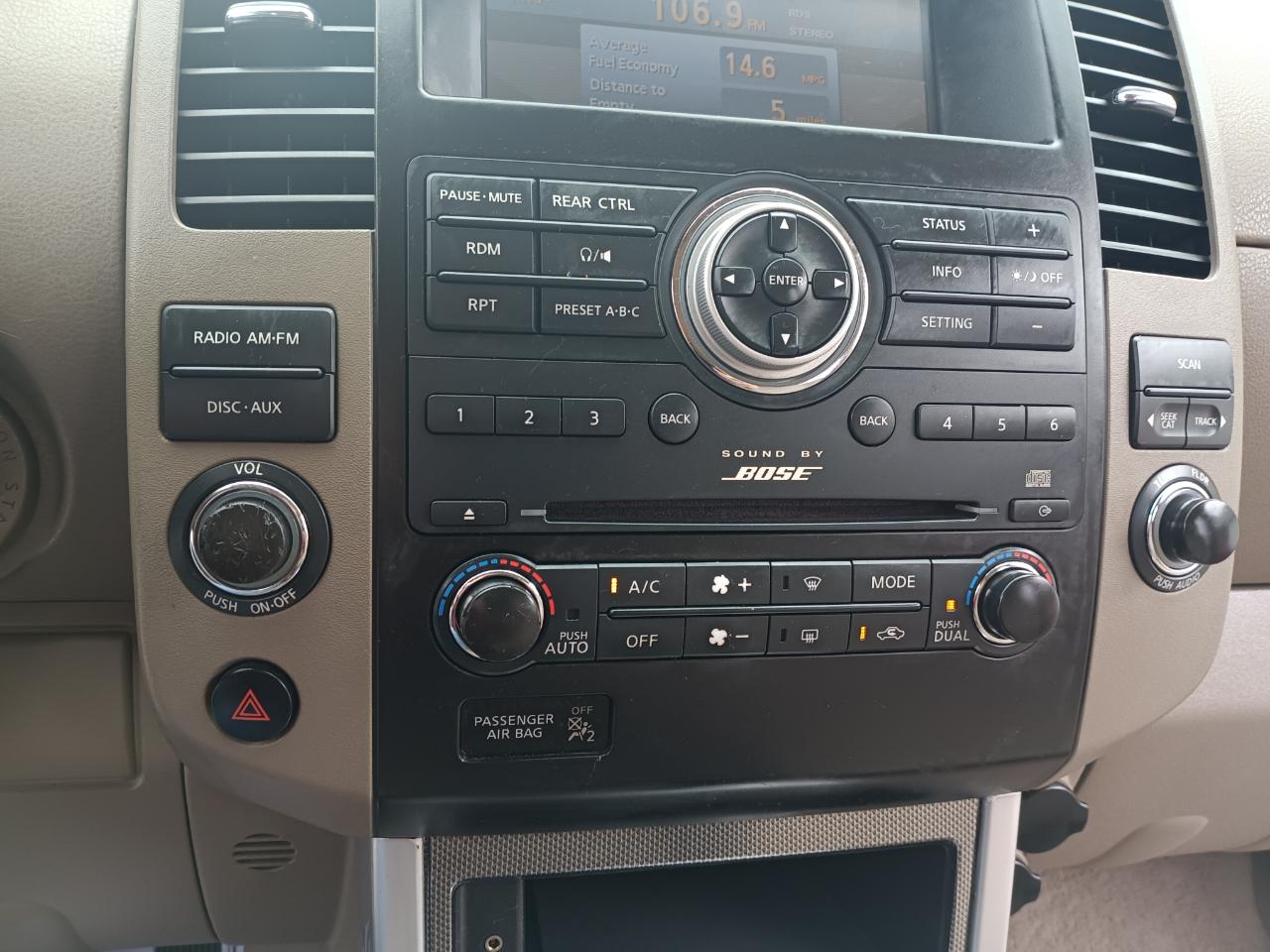 Nissan Pathfinder SE 4WD 2009