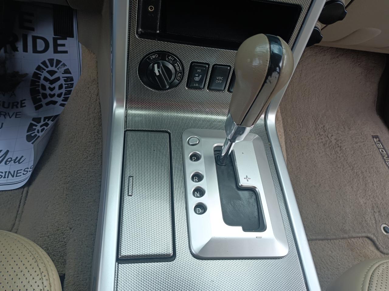 Nissan Pathfinder SE 4WD 2009