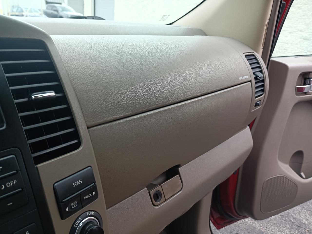 Nissan Pathfinder SE 4WD 2009