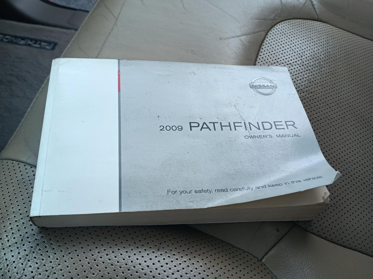 Nissan Pathfinder SE 4WD 2009