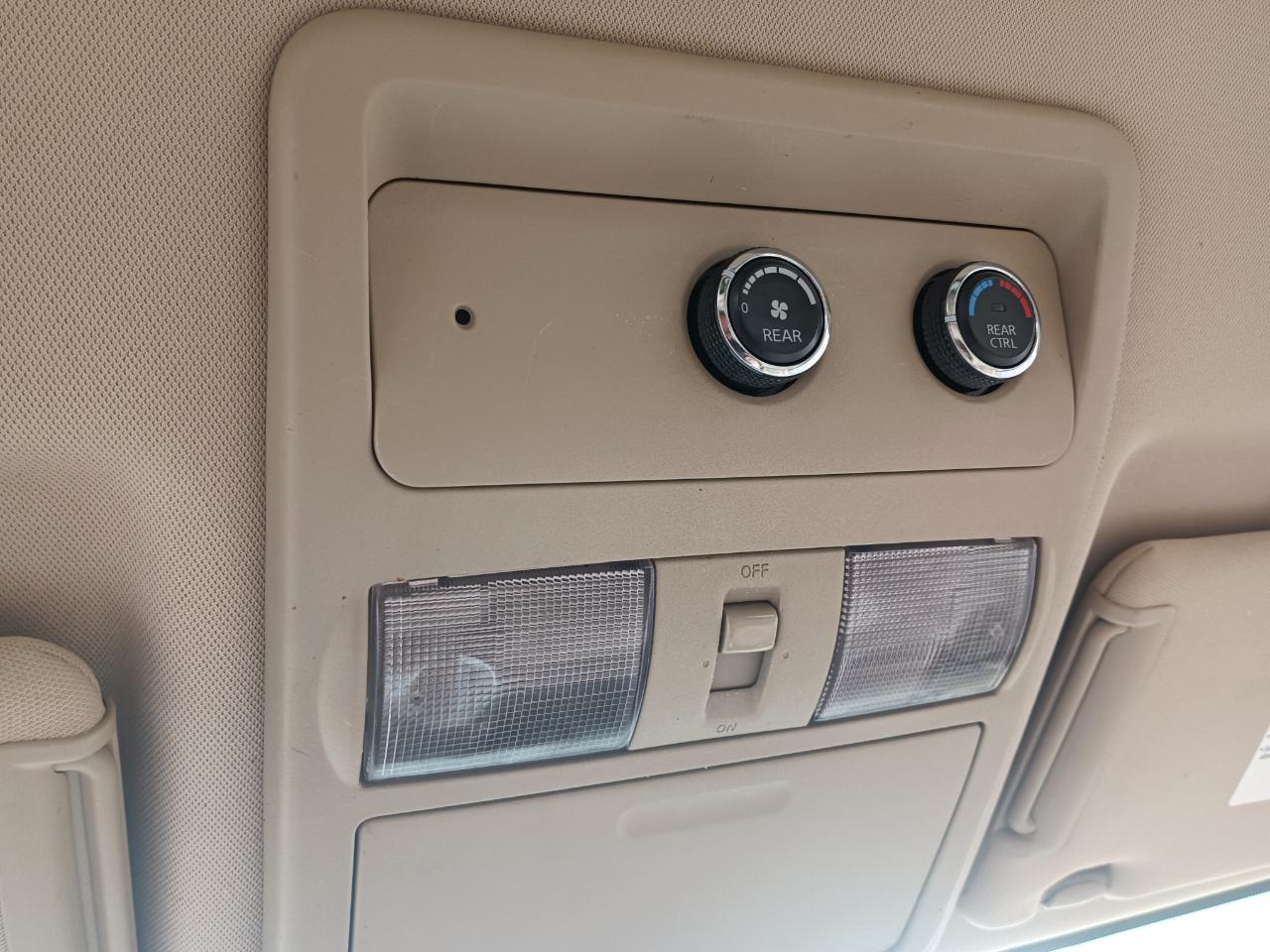 Nissan Pathfinder SE 4WD 2009