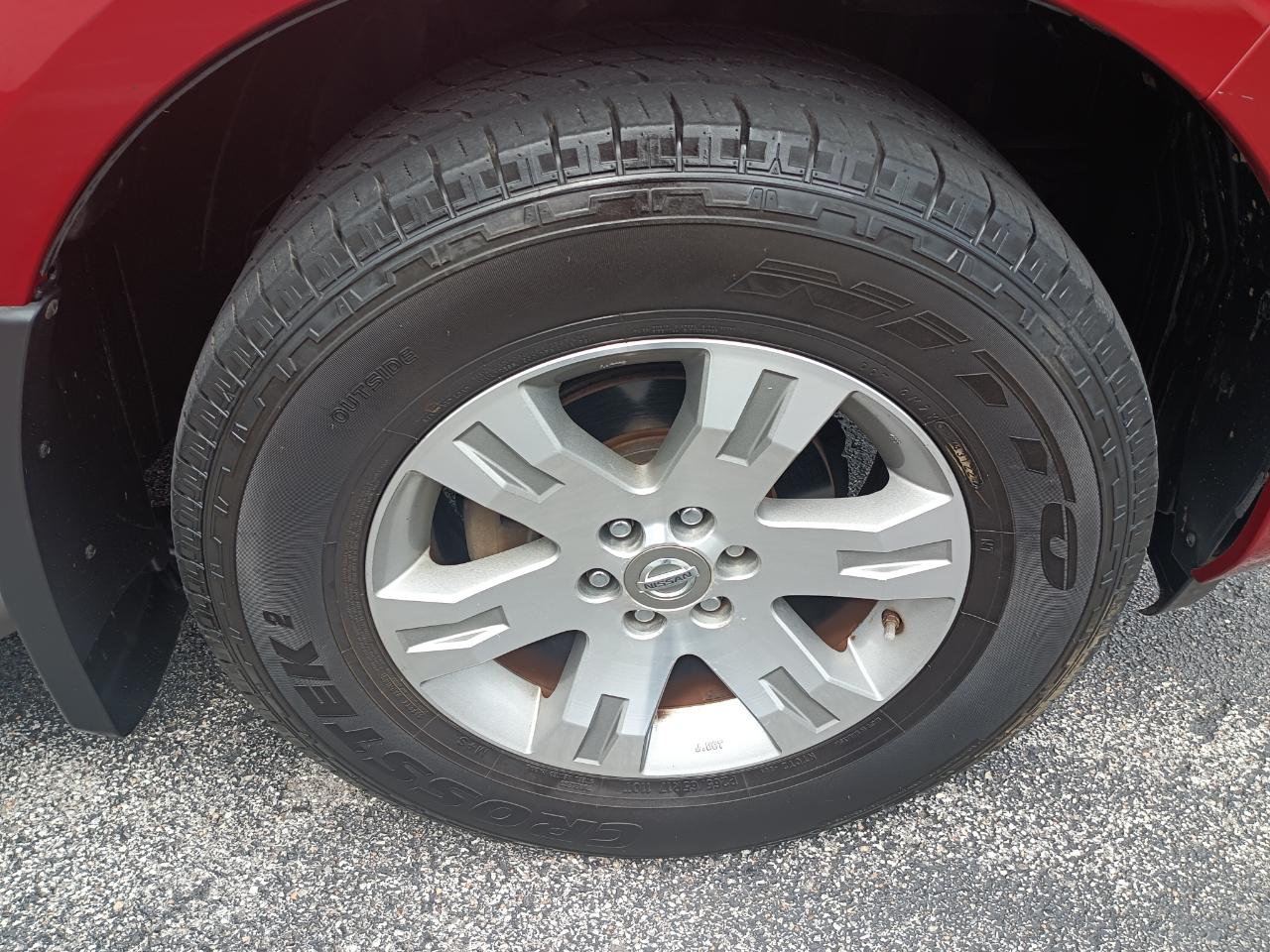 Nissan Pathfinder SE 4WD 2009