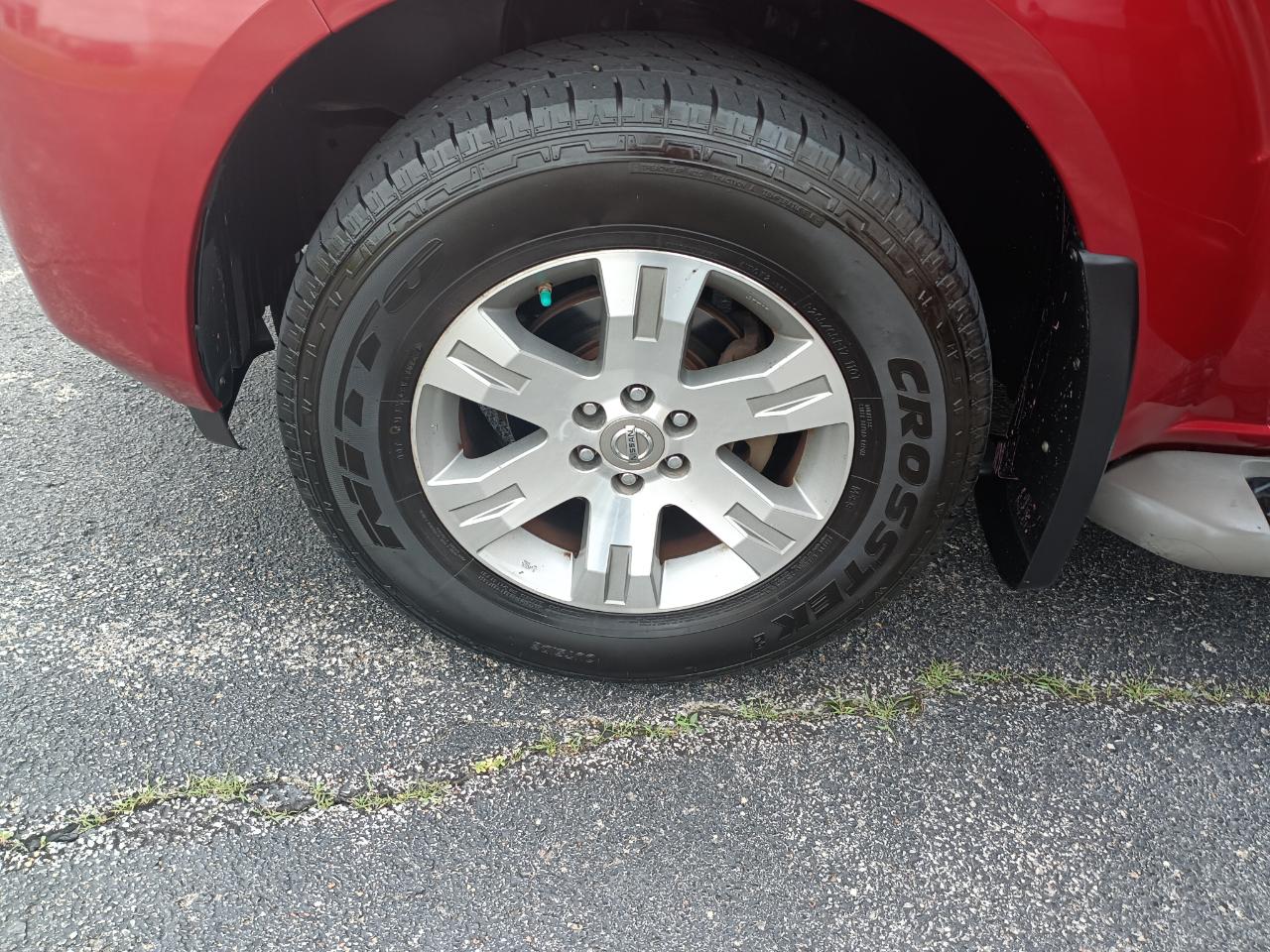 Nissan Pathfinder SE 4WD 2009