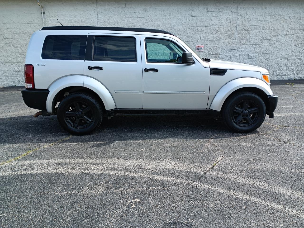 Dodge Nitro SXT 4WD 2010