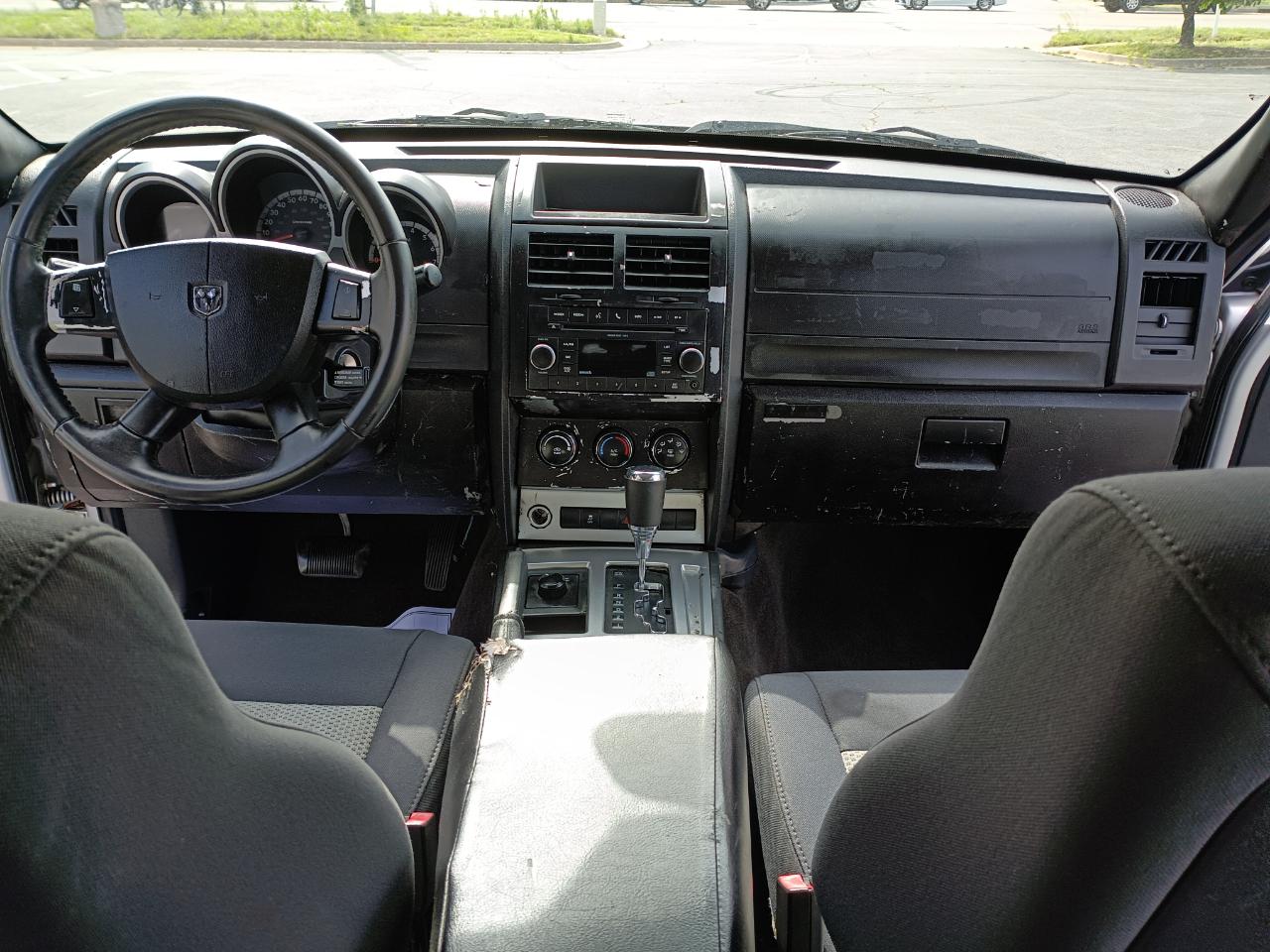 Dodge Nitro SXT 4WD 2010