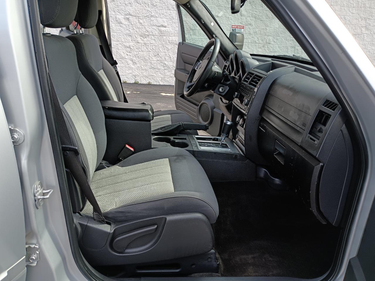 Dodge Nitro SXT 4WD 2010